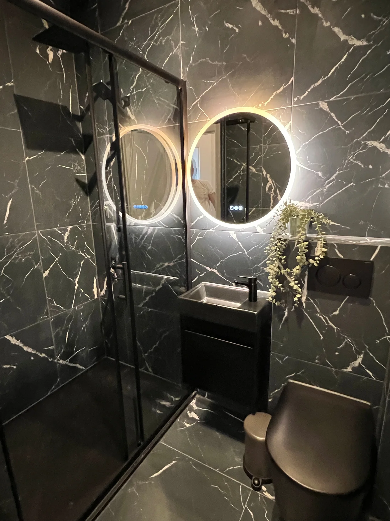 Apartment Berlin Mitte – Bad mit Dusche